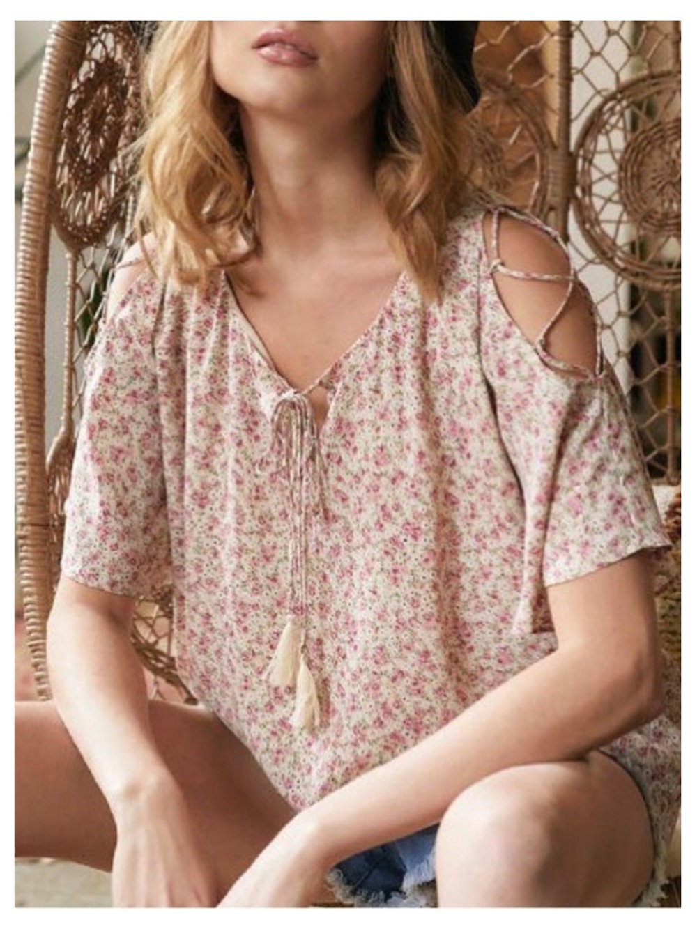 NWT DAVI AND DANI Cold Shoulder Short Sleeve Top in Pink/Cream Floral Print MED